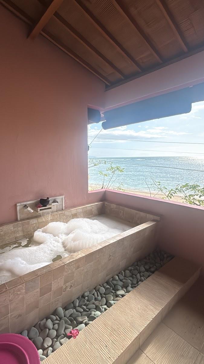 PinkCoco Gili Air - Constant Surprises & for Cool Adults Only – photo 3