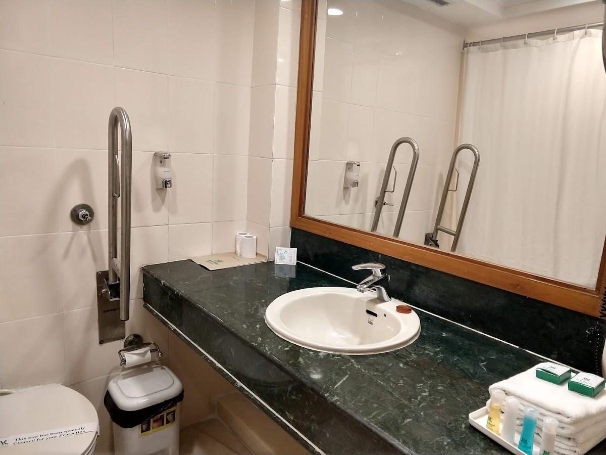 M K Hotel – photo 2