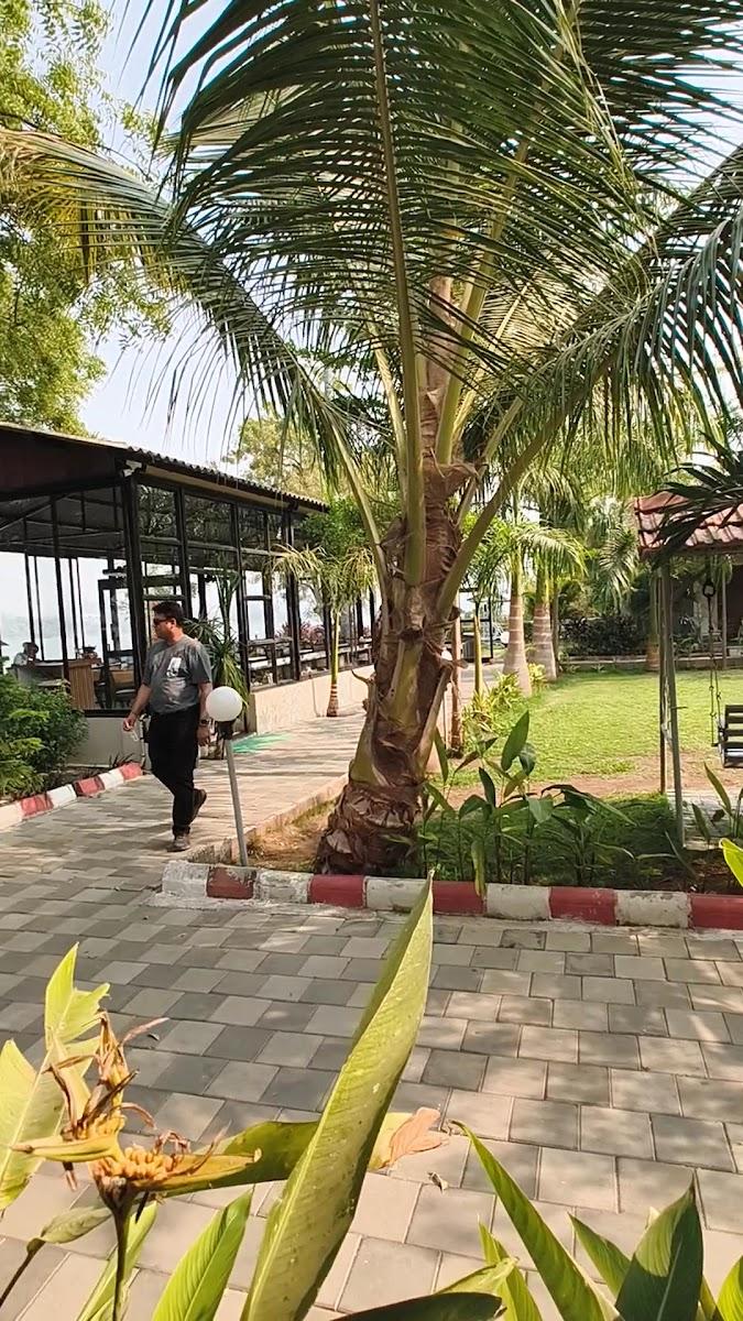 RiverView Tent Resort – photo 4