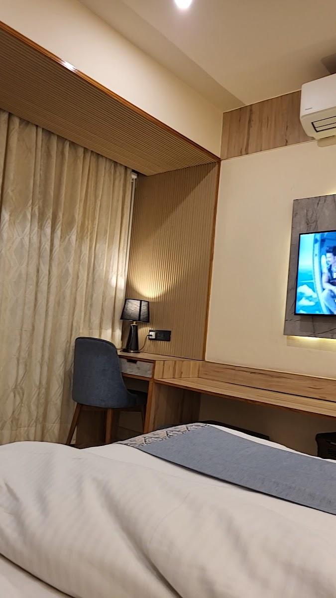 Hotel Himanis Chandigarh | Award for Excellence By - HRANI-||- Best Boutique Hotel – photo 2