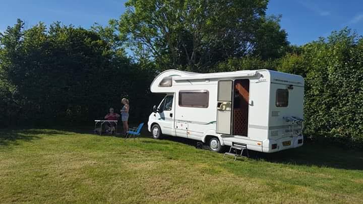 Peel House Farm Camping & Gardens (Touring Caravans & Caravan Storage, Holiday Lets) – photo 4