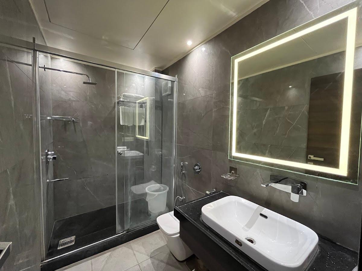 Hotel Royal Livin - Best Hotel in Varanasi – photo 4