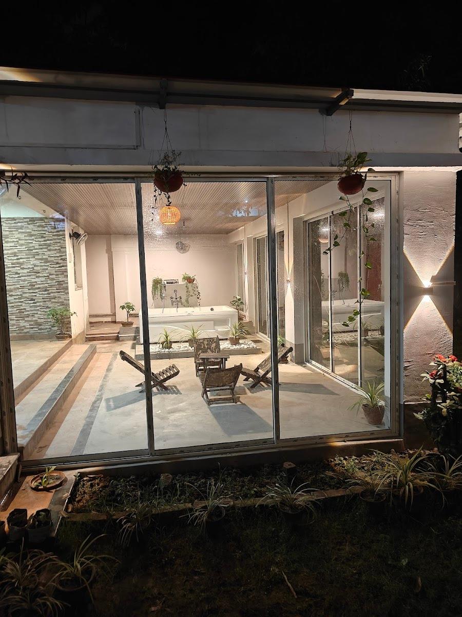 Urban Grove - Tropical glass villa with jaccuzi – photo 4
