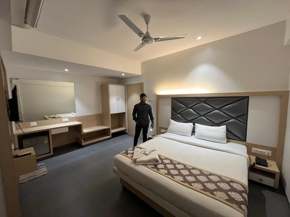Saffron Inn | Best Luxury Hotel in Dombivli – photo 4