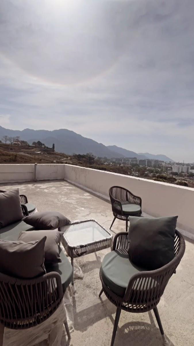Hill Nest Mountain View Apartments – photo 1