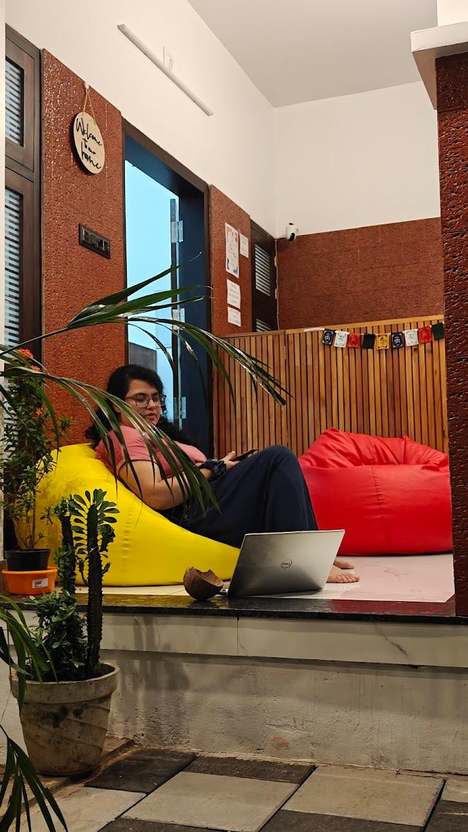 Roameo Hostels, A Cowork by The Hostel Stories – photo 3