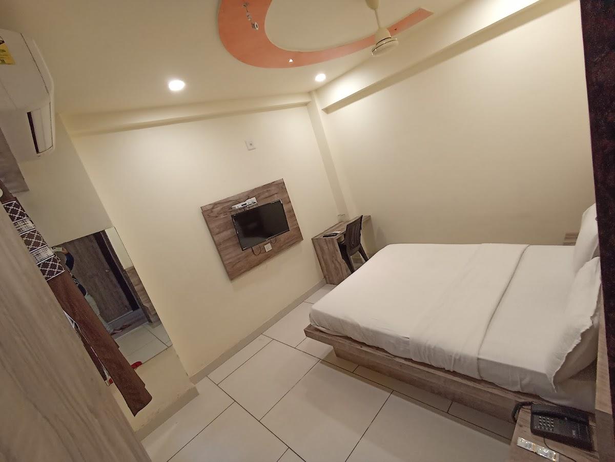 HOTEL DWARAWATI – photo 4