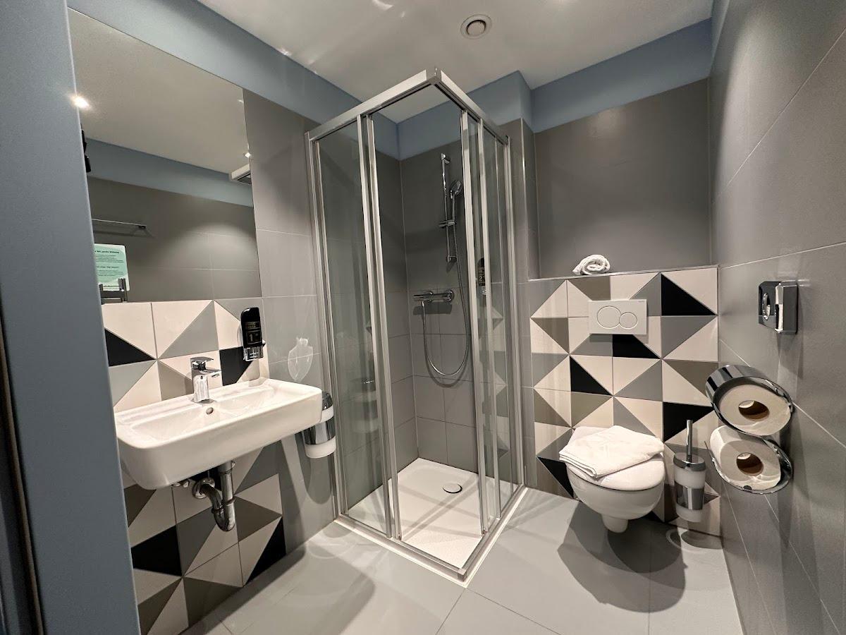 MEININGER Hotel Innsbruck Zentrum – photo 2