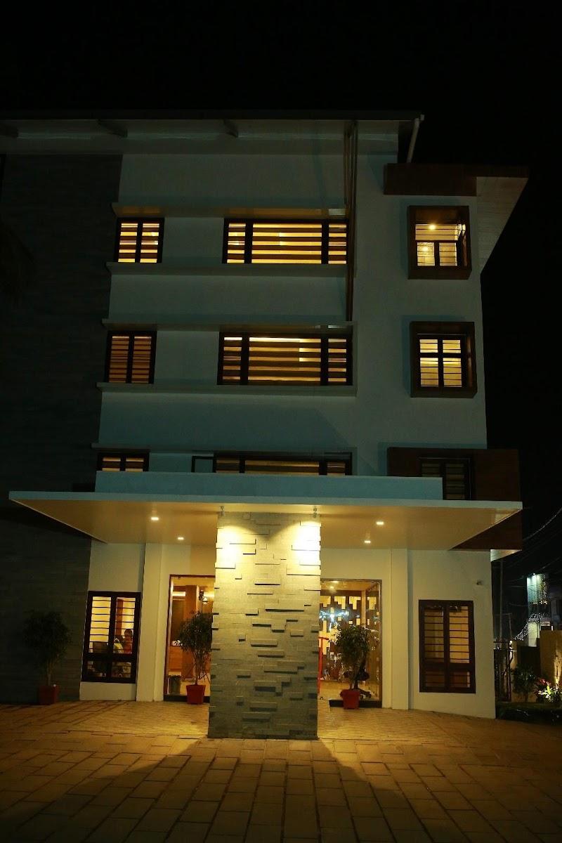 Hotel Devalokam - Edappal – photo 1