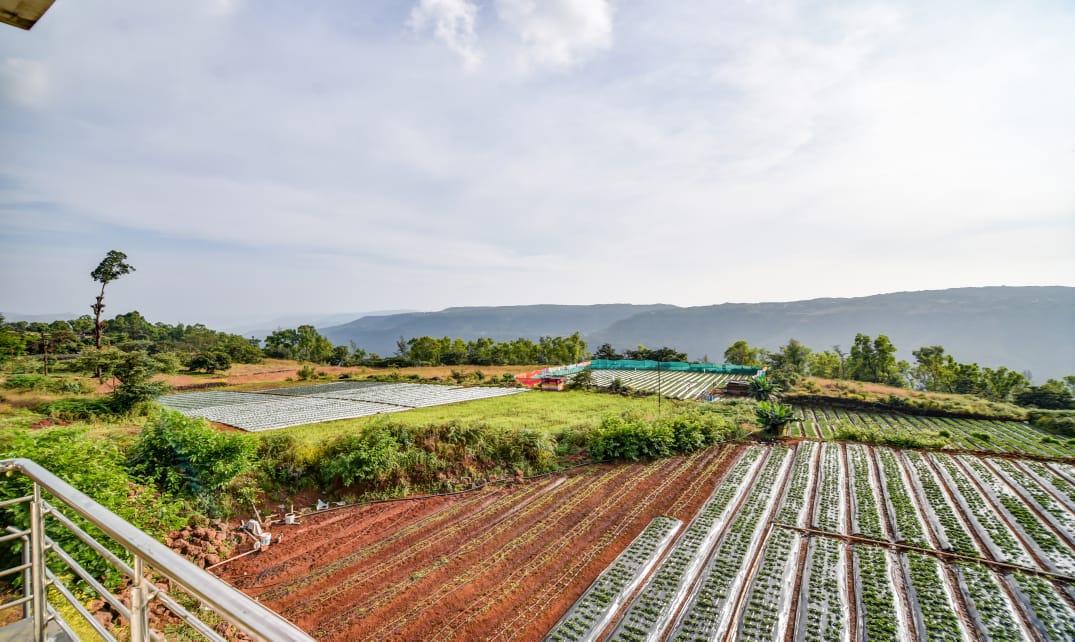 StrawBella Inn Villa | A Villa in Mahabaleshwar with Infinity Swimming pool.7 BHK – photo 1