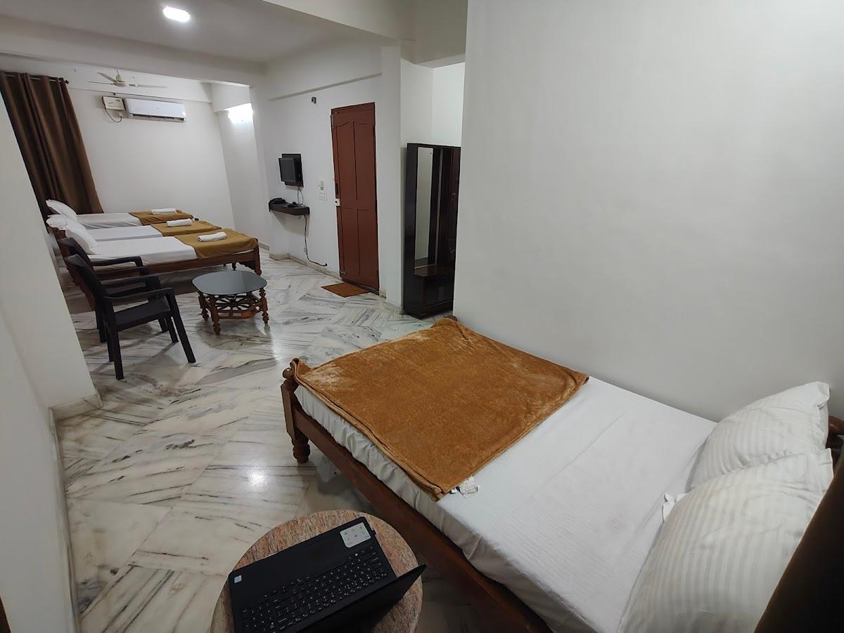 SHREVIK COMFORTS – photo 2