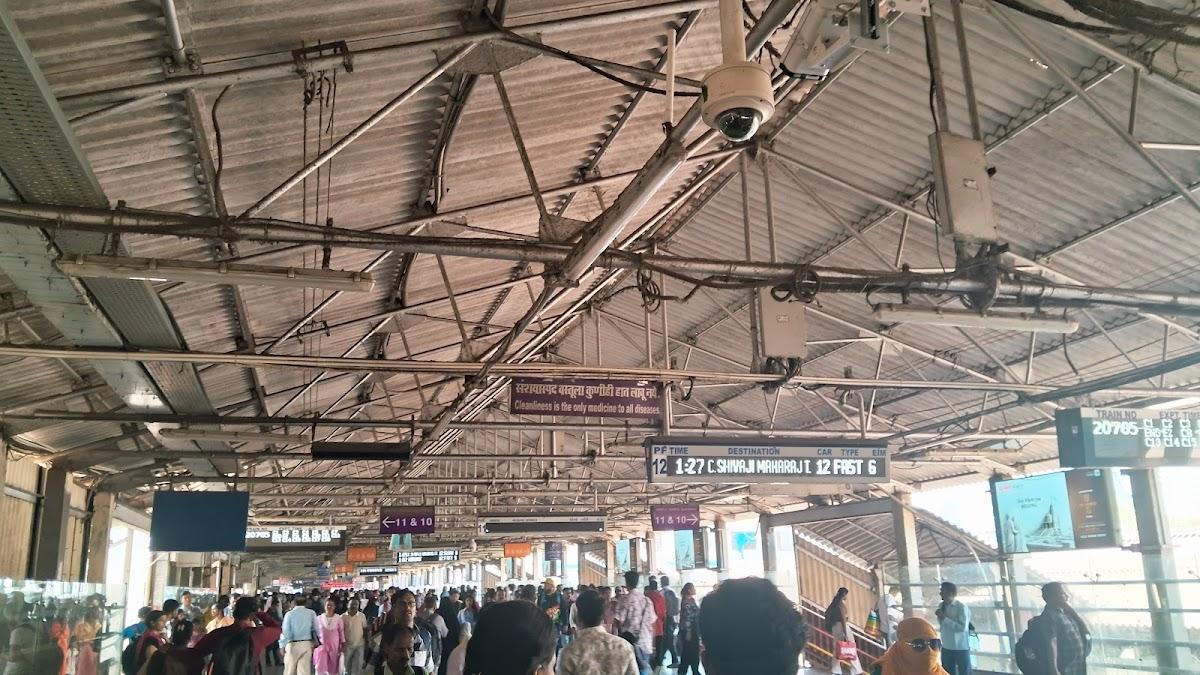 Dadar station – photo 3