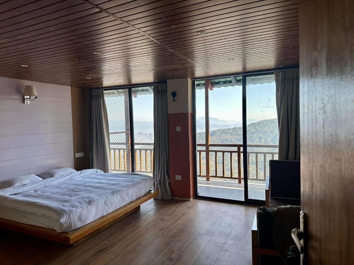 Everest Manla Resort – photo 3