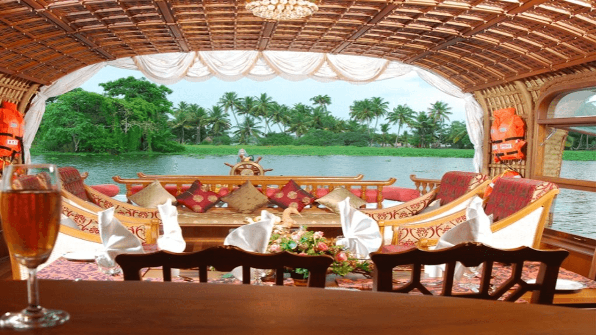 Sterling Lake Palace Alleppey – photo 2