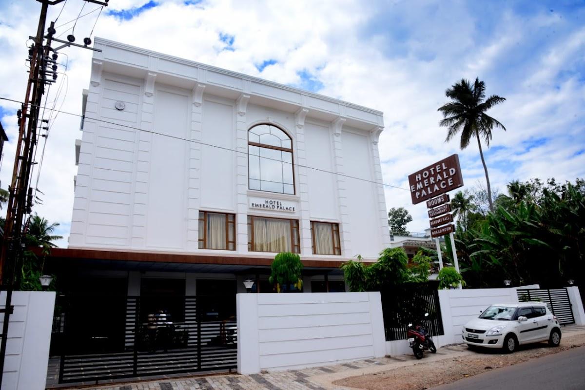 HOTEL KARAMMOOTTIL PALACE – photo 3