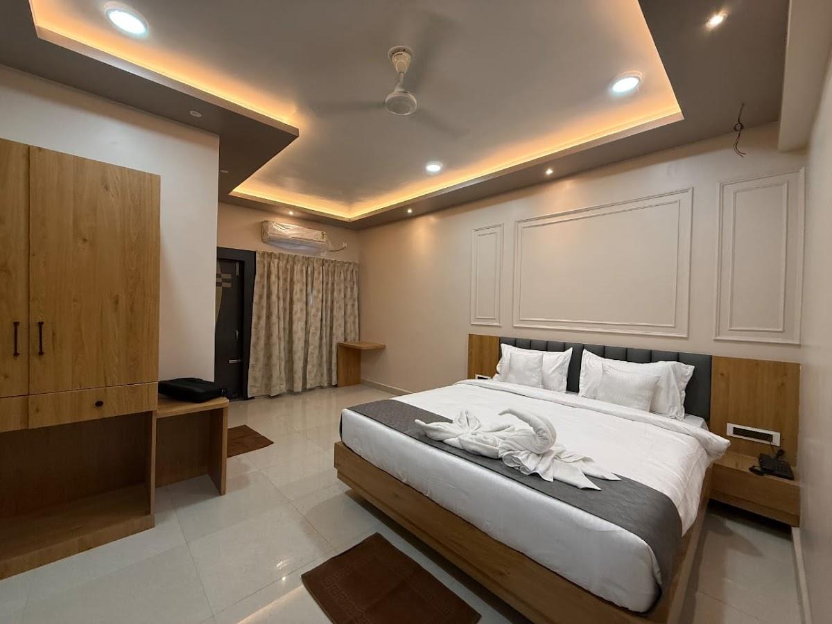 HOTEL THE DEVARAJ – photo 1