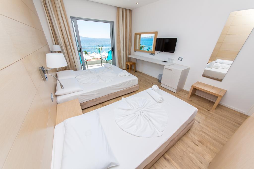Saranda Palace – photo 1
