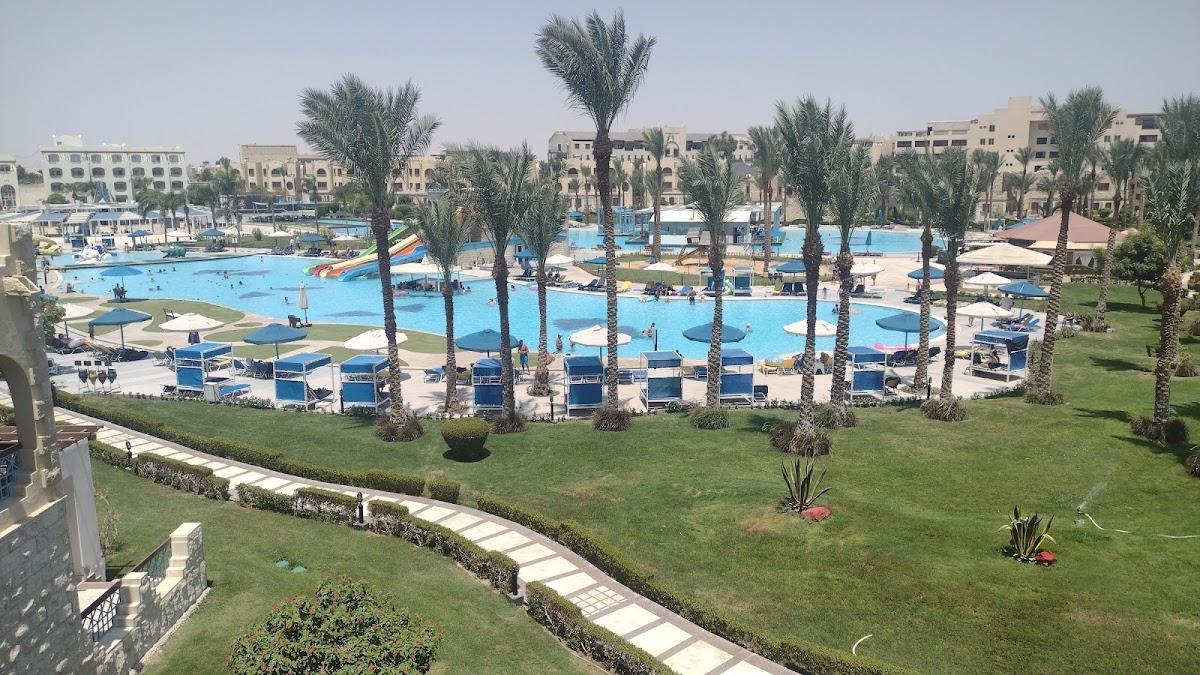 Royal Lagoons Resort & Aqua Park Families and Couples ONLY – photo 1