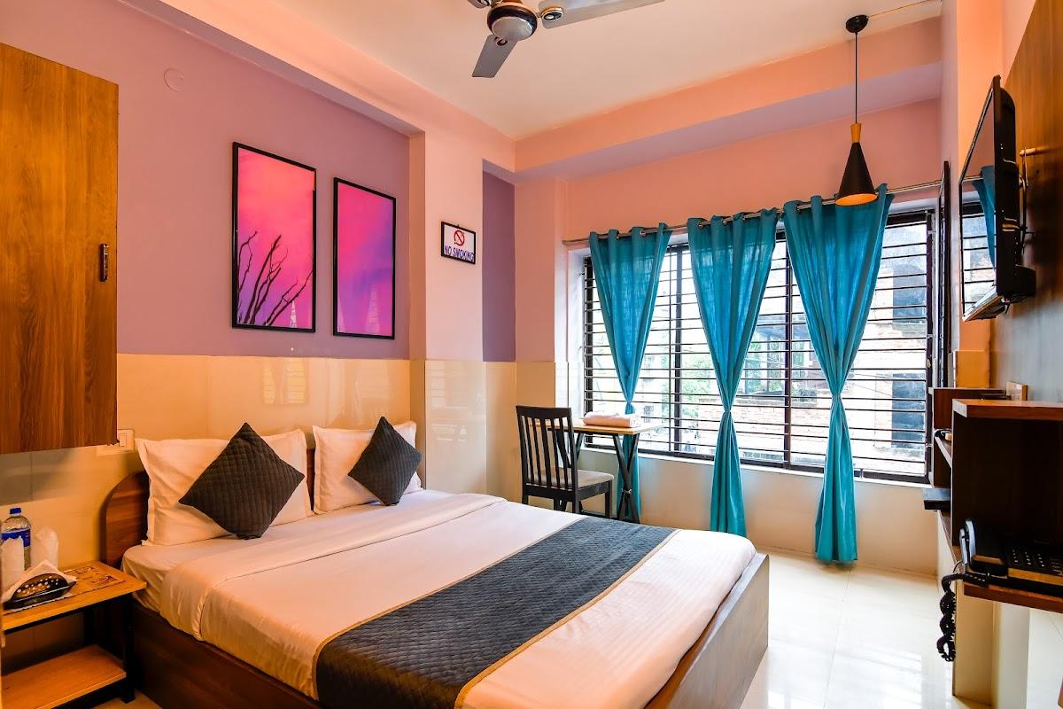 The Kolkata Hotel – photo 2