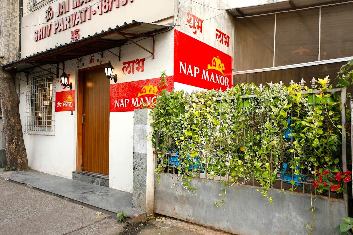 Nap Manor Hostels – photo 1