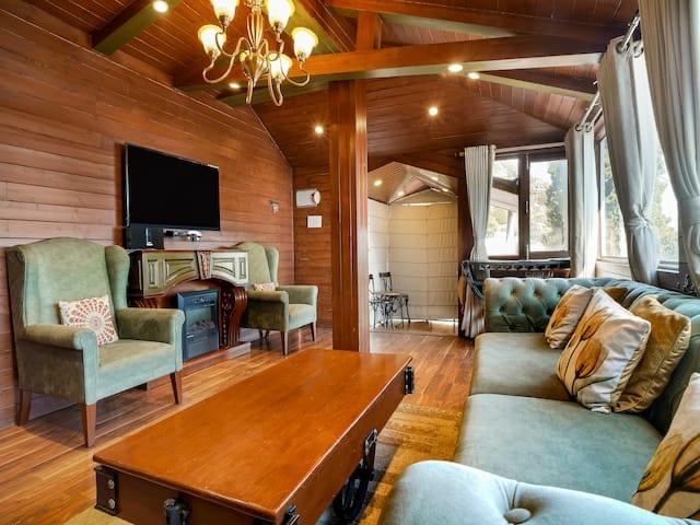 The Log House – photo 3