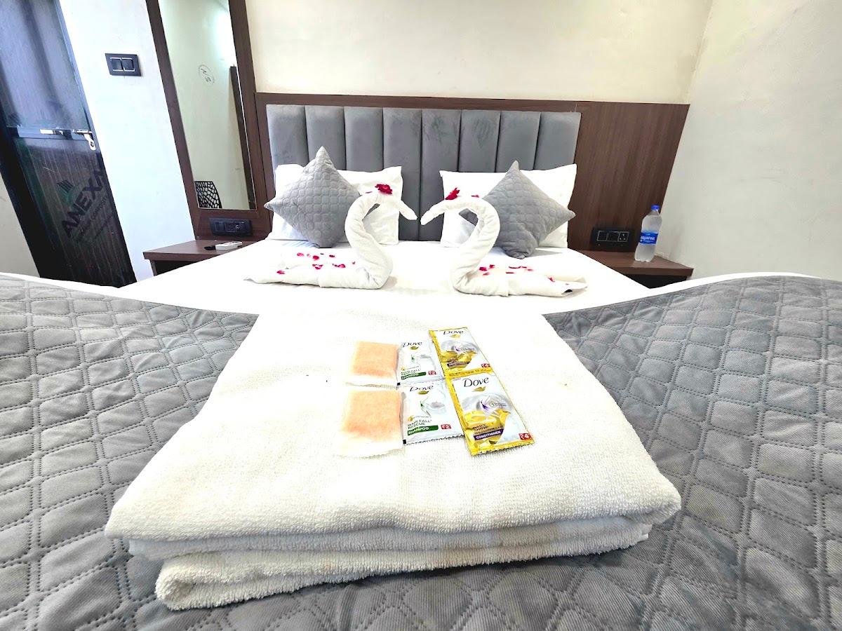 Dhaneshwari luxury stay – photo 1
