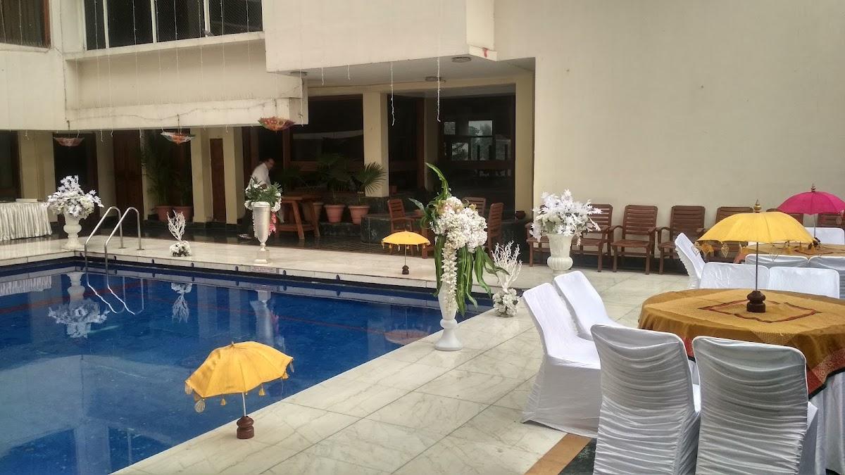 M K Hotel – photo 3