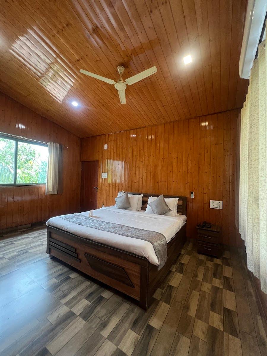 Daksh The Valley Resort-A Valley View Resort In Saputara – photo 1