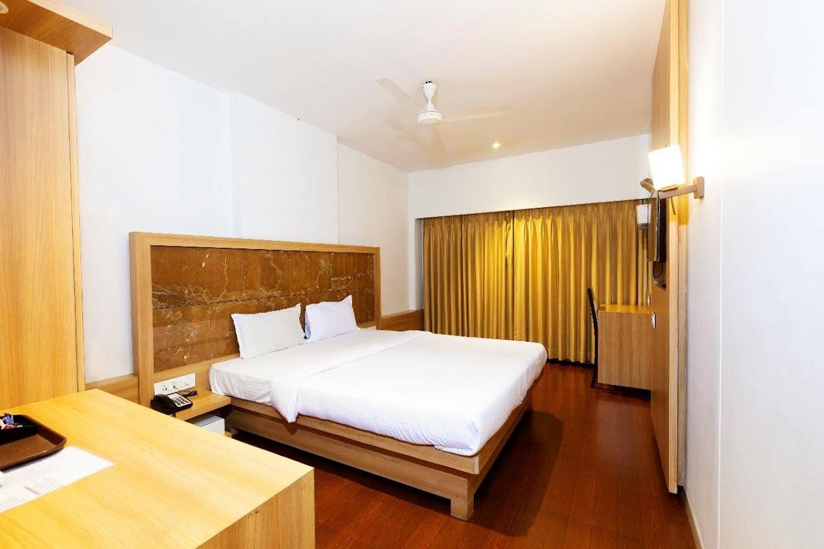 Gold Crest Business Hotel – photo 1