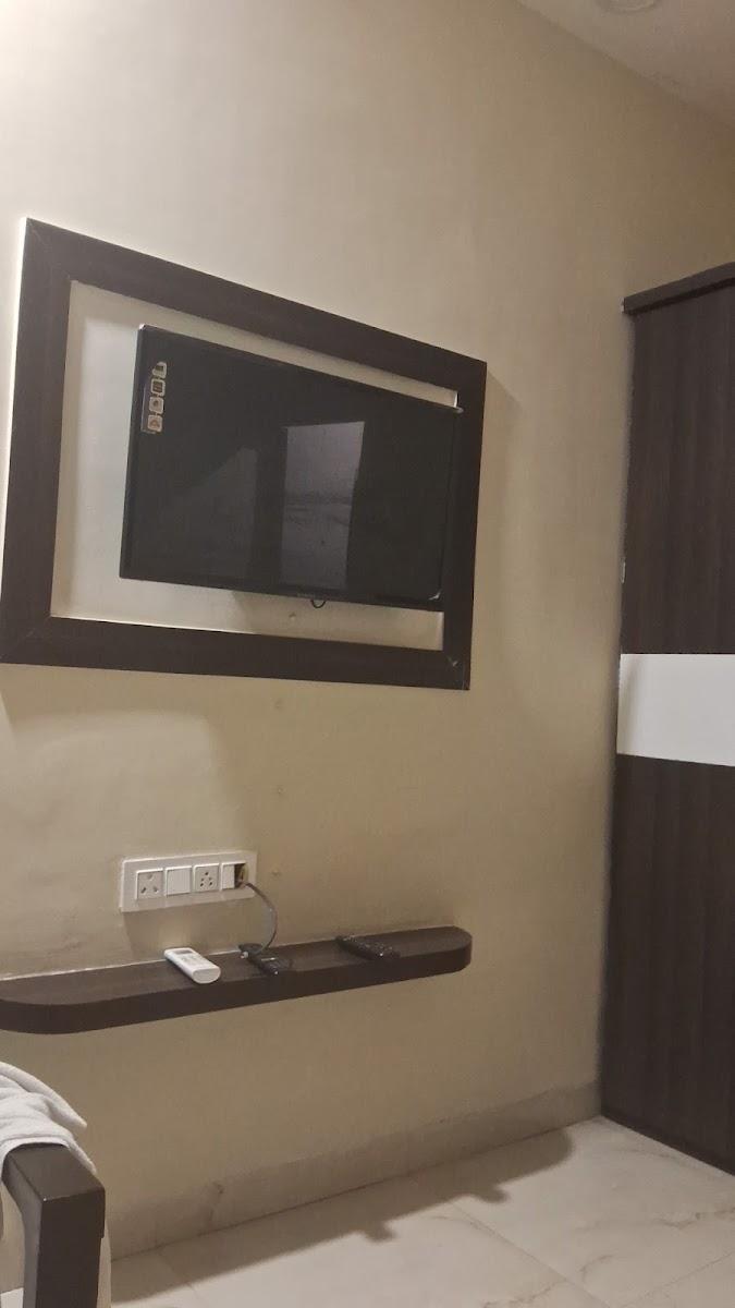 HOTEL ATHARV INDORE – photo 1