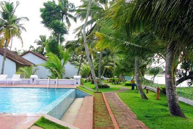 Abad Whispering Palms | Resort in Kumarakom