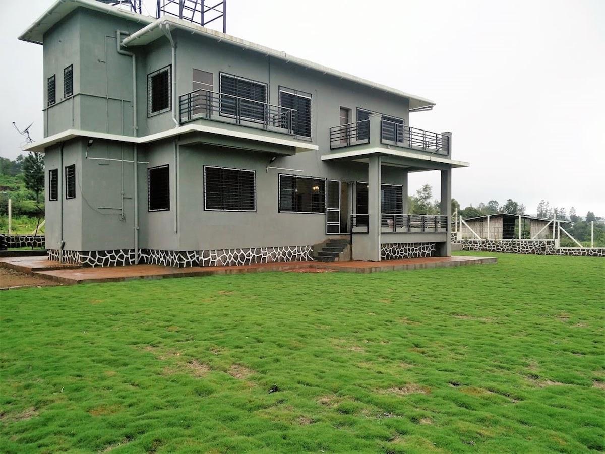 Green grass Villa – photo 1