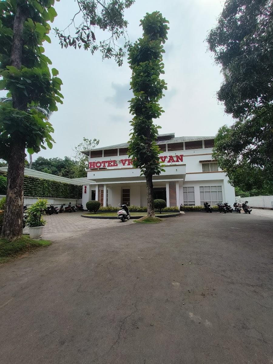 Hotel Vrindavan – photo 3