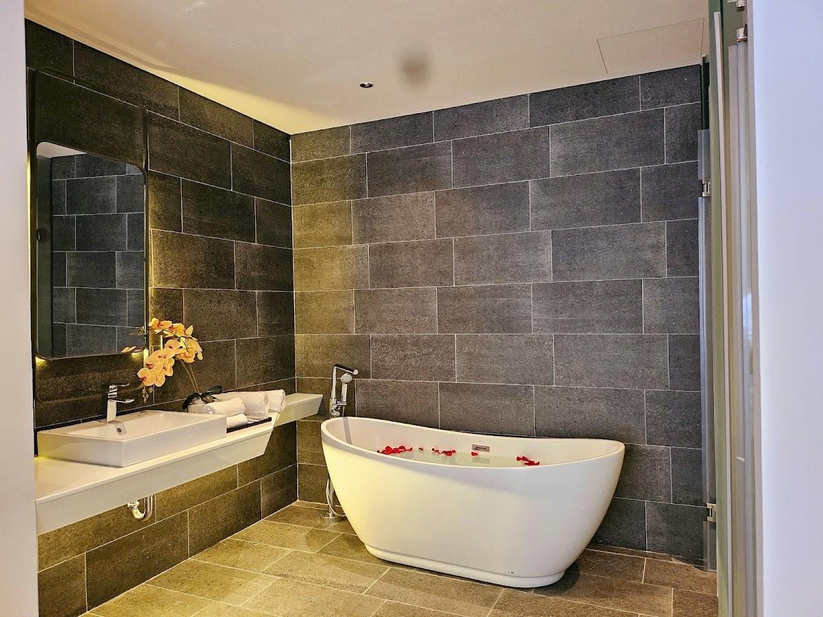 JBAY Beachfront Boutique Hotel Da Nang – photo 2