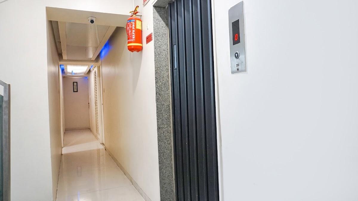 FabHotel Executive Residency - Hotels Near Koregaon Park – photo 1