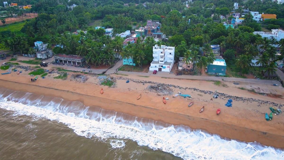 OYO Home 77608 Beach House Studio