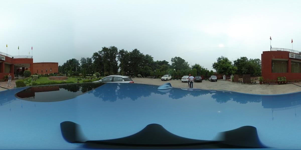 Hotel Chandigarh Beckons – photo 1