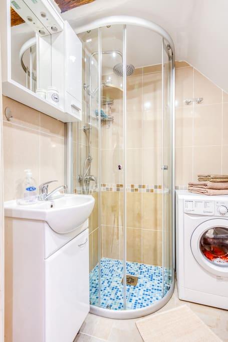 Romantic & Stylish Studio Apartment with Seaview Terrace and Antique Charm - Kotor Bagus