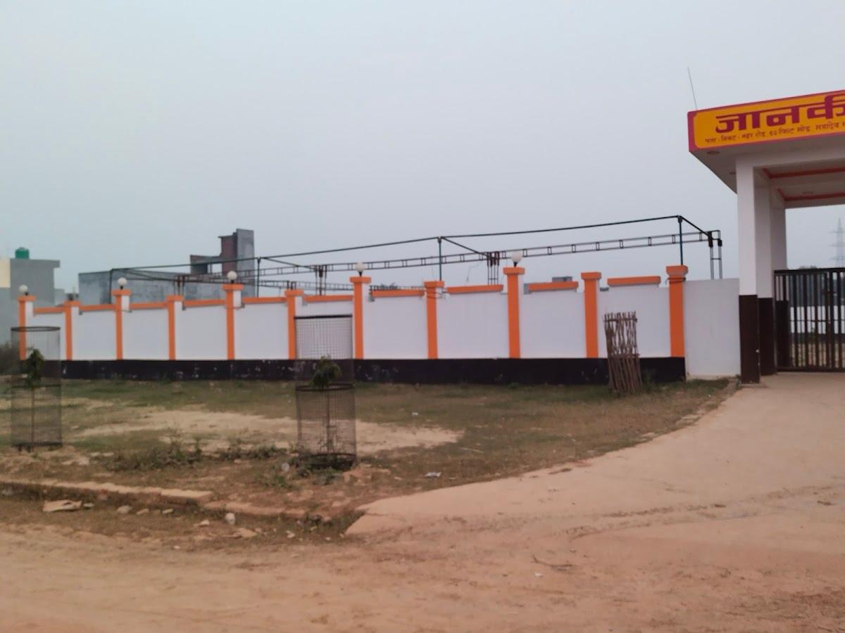 Janki Lawn – photo 1