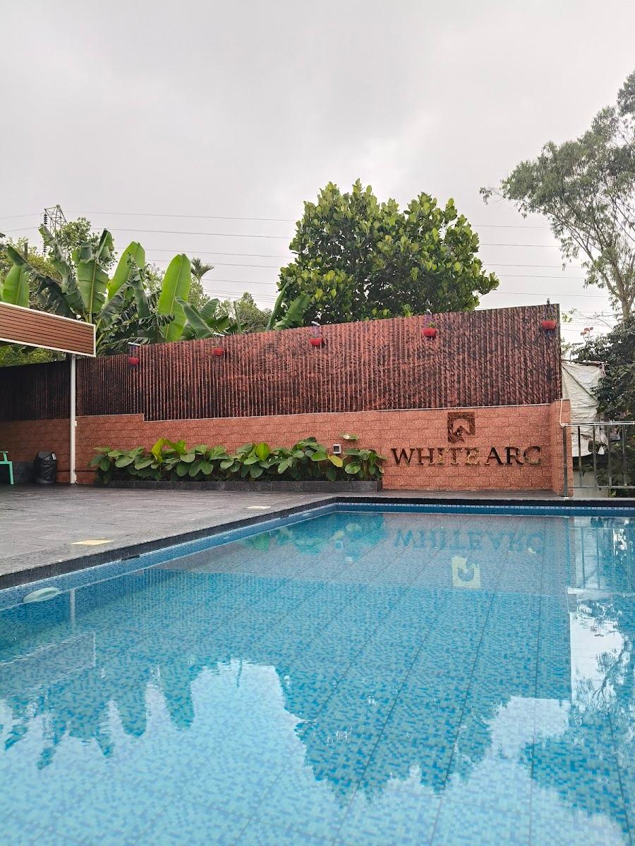 White arc munnar – photo 4