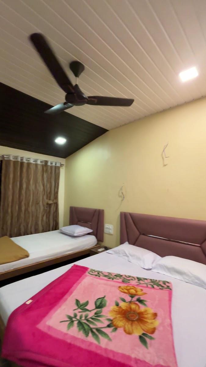 Ashok Hotel – photo 2