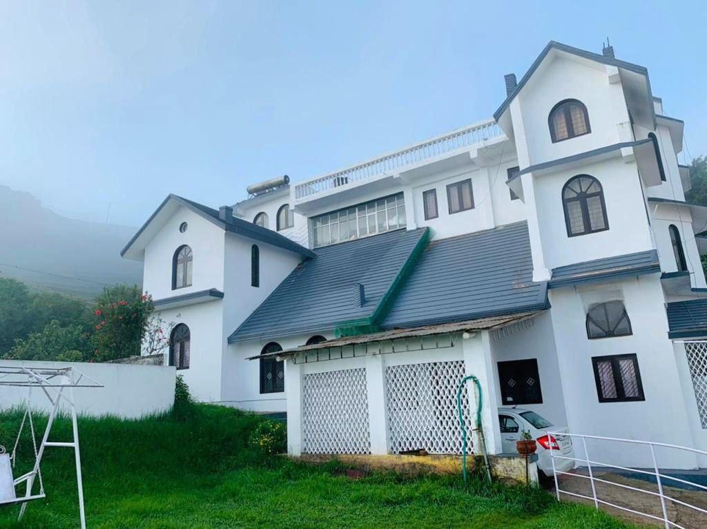 White Legacy Ooty – photo 1