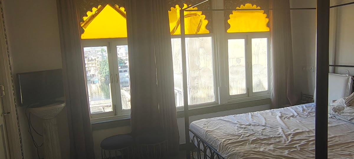 Mewar Haveli - At Lake Pichola – photo 2