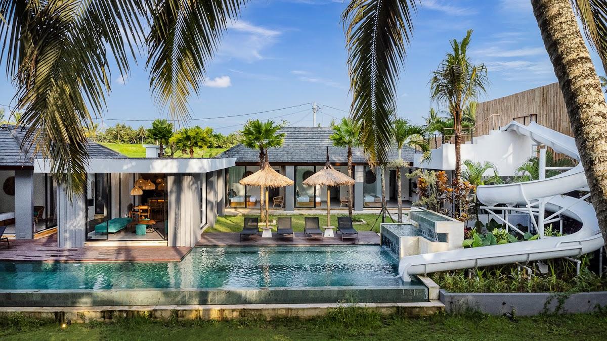 Villa Slide – photo 1