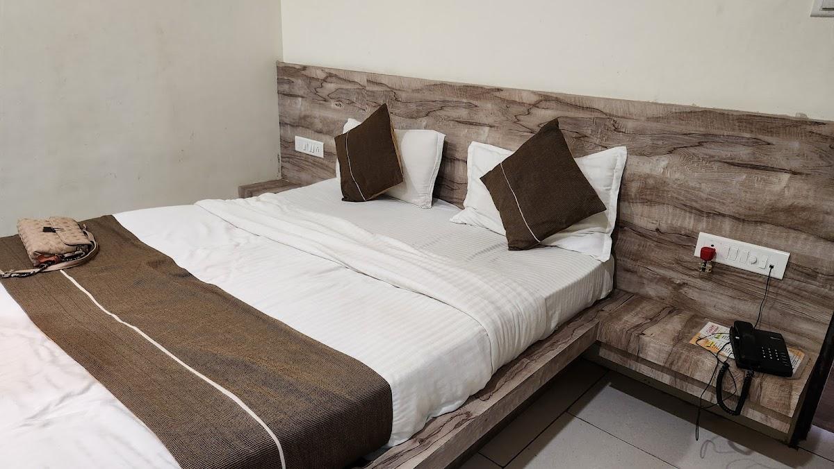 HOTEL DWARAWATI