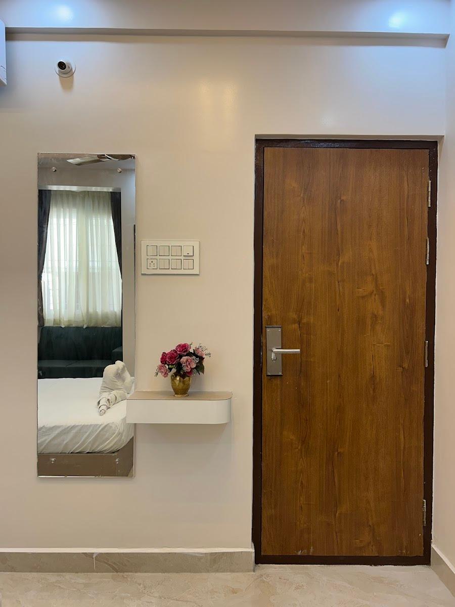 iAN Hotels – photo 2