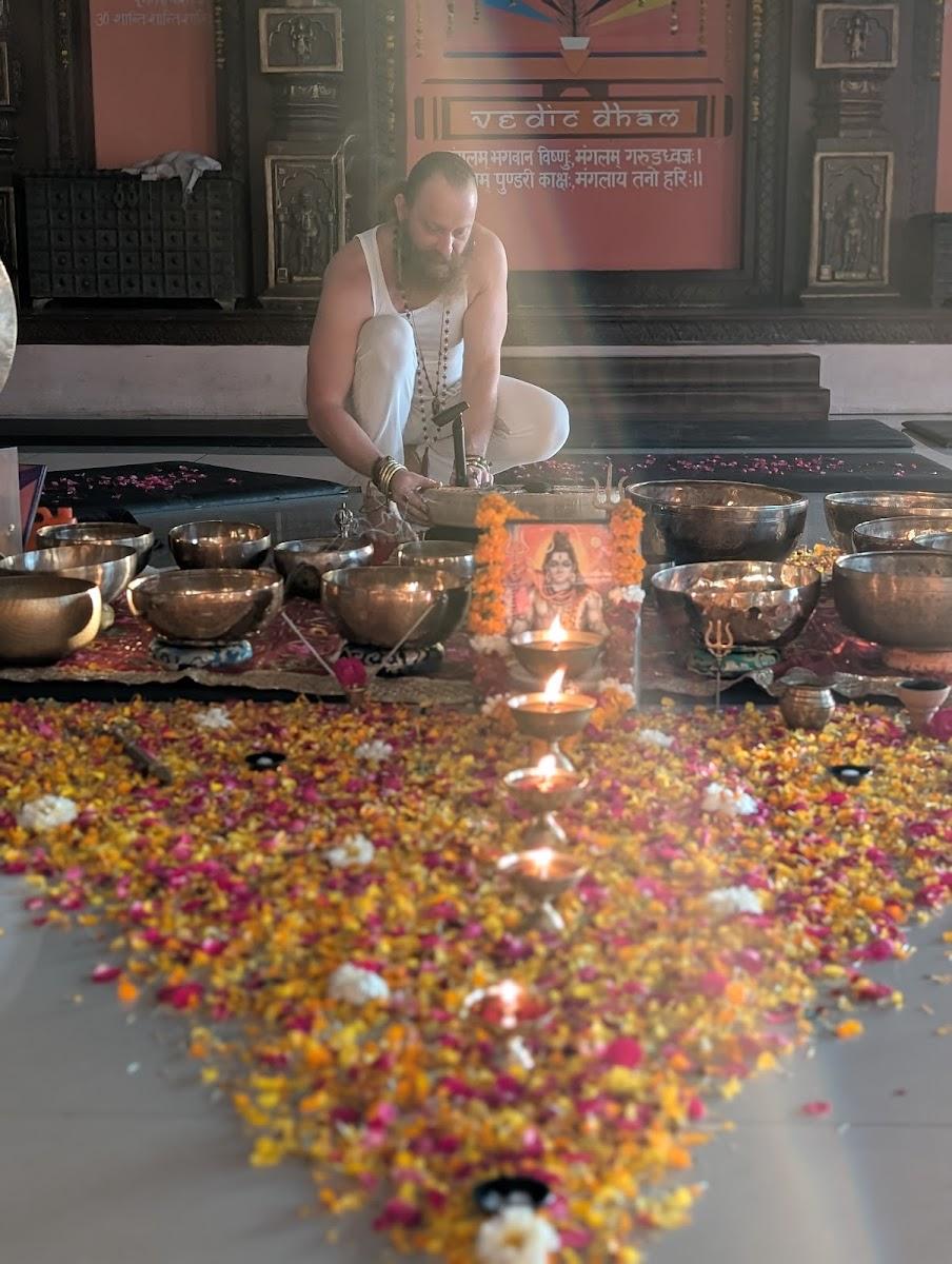 Vedic Dham-Ganga | Home for Sanatan Devotees | Hotel near Laxman Jhula | Luxury Hotel in Rishikesh – photo 4