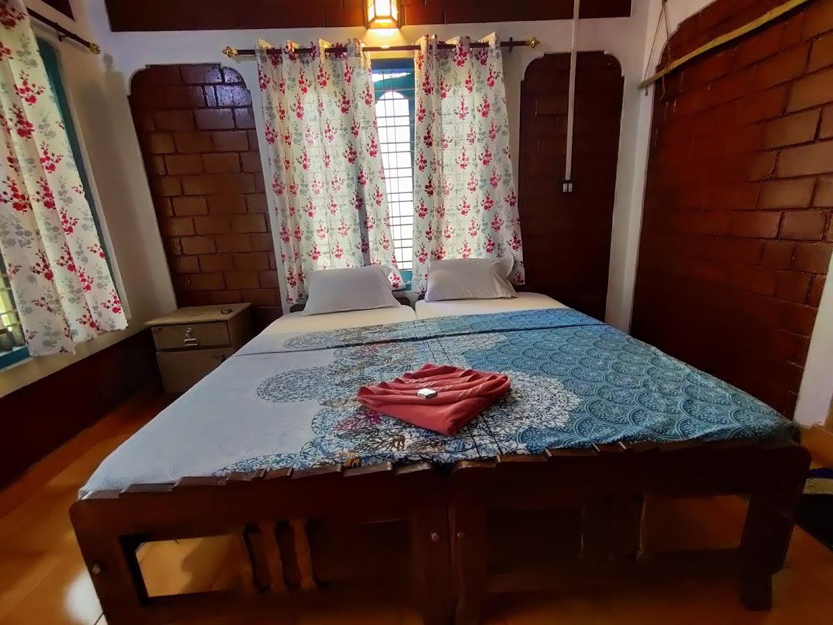 Temple Tree Inn – photo 1