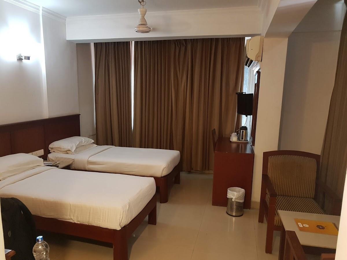 Hotel Pooram International – photo 4