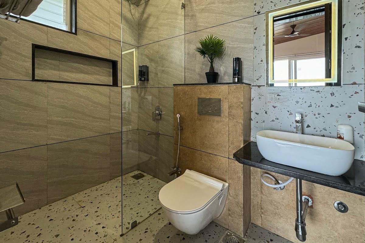 StayVista at Waterfront Villa | Premium Villa with Pool in Pune – photo 3